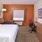 Holiday Inn Express Hotel & Suites Arcata/Eureka-Airport Area by IHG - مكينليفيل