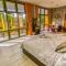 Tonmai Suites
