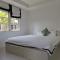 1715 House - White Rhino