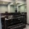 Crystal Suites - Houston