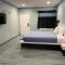 Crystal Suites - Houston