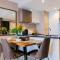 Highest Value 1BR Apartment at Branz BSD City By Travelio - 当格浪