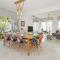 Villa Lily