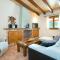 Owl Booking Villa Garreta - Rustic Stay with Mountain Views