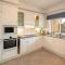 Luxury apartment with free use of pool, gym and spa