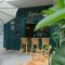 Petit Espace Boutique Hostel