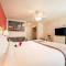 Island Sun Inn & Suites - Venice, Florida Historic Downtown & Beach Getaway