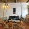 Petit Espace Boutique Hostel