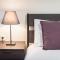 Stylish Athens Apt 10 Minute Walk to Acropolis Museum & Metro