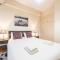 Stylish Athens Apt 10 Minute Walk to Acropolis Museum & Metro