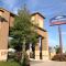 Howard Johnson by Wyndham Grand Prairie Near Lone Star Park