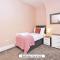 Somerville House by YourStays - 4 Bedroom House in Crewe