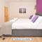Somerville House by YourStays - 4 Bedroom House in Crewe