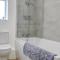 Didcot- Private Flat with Garden & Parking 04