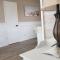 Unit 4, 3220 NE 15th St.
