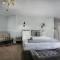 Hounds Tooth Inn