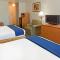 Holiday Inn Express Hotel & Suites Columbus by IHG