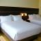 Holiday Inn Express & Suites Oswego, an IHG Hotel