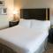 Holiday Inn Express Hotel & Suites Chanhassen, an IHG Hotel