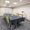 Holiday Inn Express Kansas City - at the Legends! by IHG