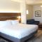 Holiday Inn Express Hotel & Suites Mansfield, an IHG Hotel