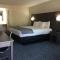 Days Inn & Suites by Wyndham Charleston Airport West - Charleston