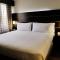 Holiday Inn Express Hotel & Suites Miami - Hialeah, an IHG Hotel