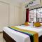 Itsy Hotels Rain Tulsi Stayz, Palarivattom Junction