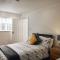 Deluxe Town Center Apartment - High Wycombe