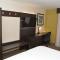 Holiday Inn Express & Suites Waterville - North, an IHG Hotel