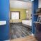 Holiday Inn Express Kansas City - at the Legends! by IHG