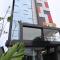 Front One Inn Kediri - 谏义里