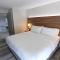 Holiday Inn Express & Suites Toronto Airport West by IHG