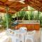 Villa Shade