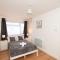 Stunning four bedroom house close to Excel, O2 & Central London with free parking
