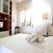 casa vista mare con wifi, AC nelle 4 camere da letto e parcheggio privato