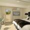 Incredible Views! Luxurious Studio & Outdoor Living