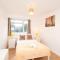 Stunning four bedroom house close to Excel, O2 & Central London with free parking