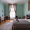 Eclectic Luxury & Spacious 2BR AC Apt in Center - Budapest