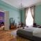Eclectic Luxury & Spacious 2BR AC Apt in Center - Budapest