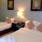 Pacific Waves Inn (Annex)