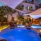 Evala luxury rooms with pool and garden - Split