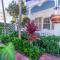 Seascape Tropical Inn
