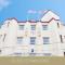 Queens Mansions: Elizabeth Suite - Blackpool