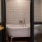 Iron32 Hotel