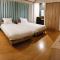 Donguri House