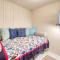 Seaside Classic Cozy Bungalow