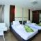Ton Sai Tropical Phi Phi Island