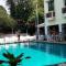 MANGO Lagoon Place