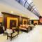 Boss Suites Nana Hotel